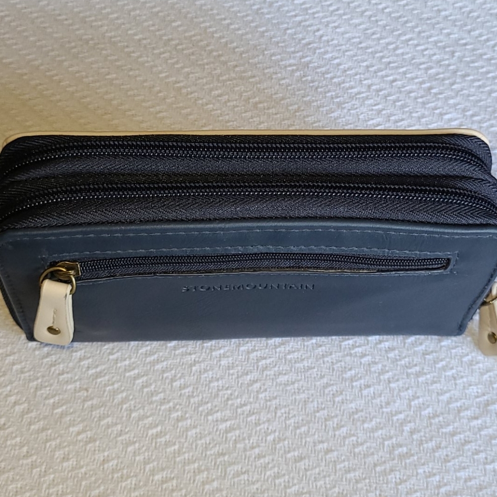 Stone Mountain Wallet - Picture 3 of 12